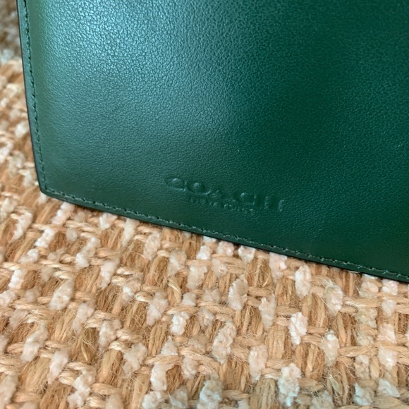 Coach Dark Green Leather Card Holder with Snap Strap - Picture 5 of 12